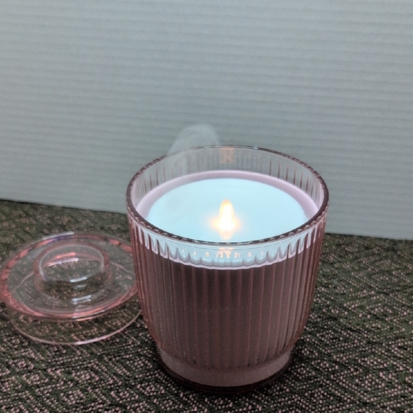 Pink Flameless Candle Diffuser - Picture 7 of 8
